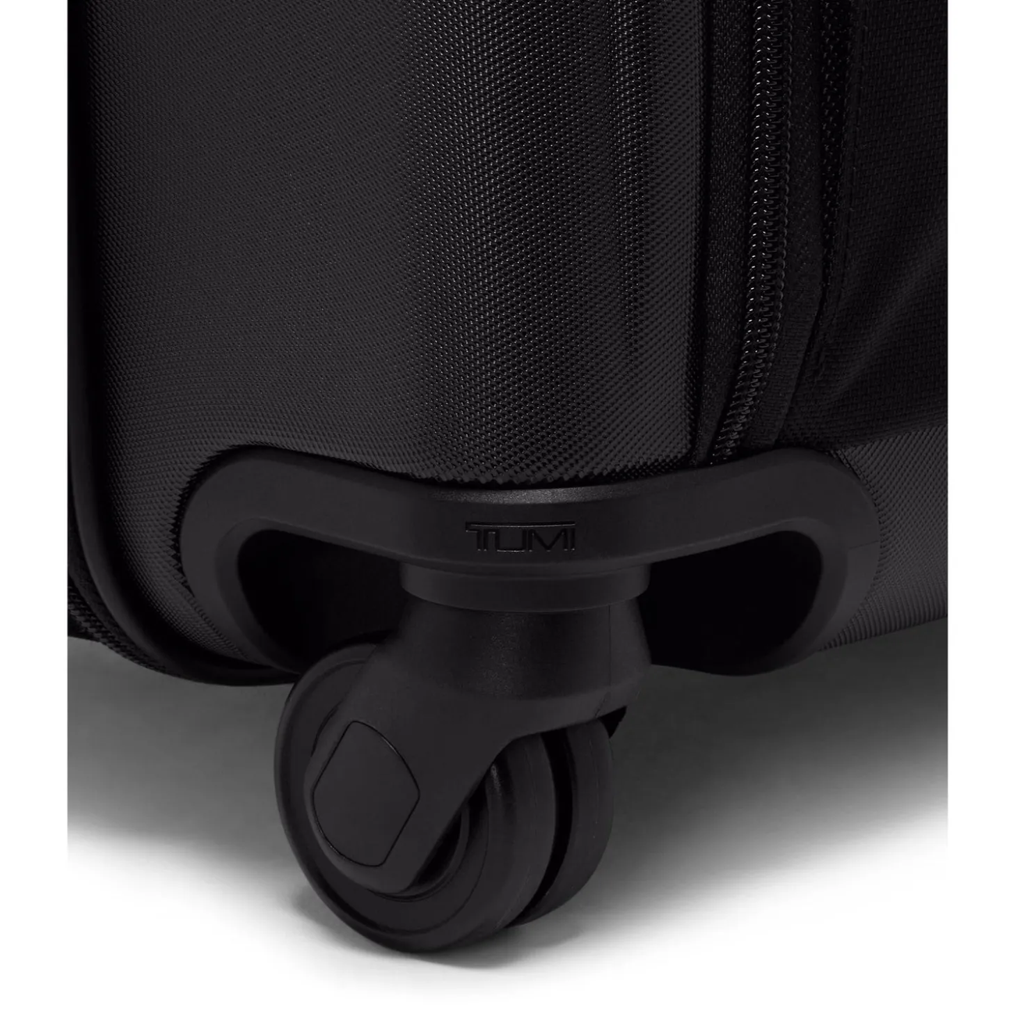 TUMI Alpha Hybrid X-Large Expandable Checked