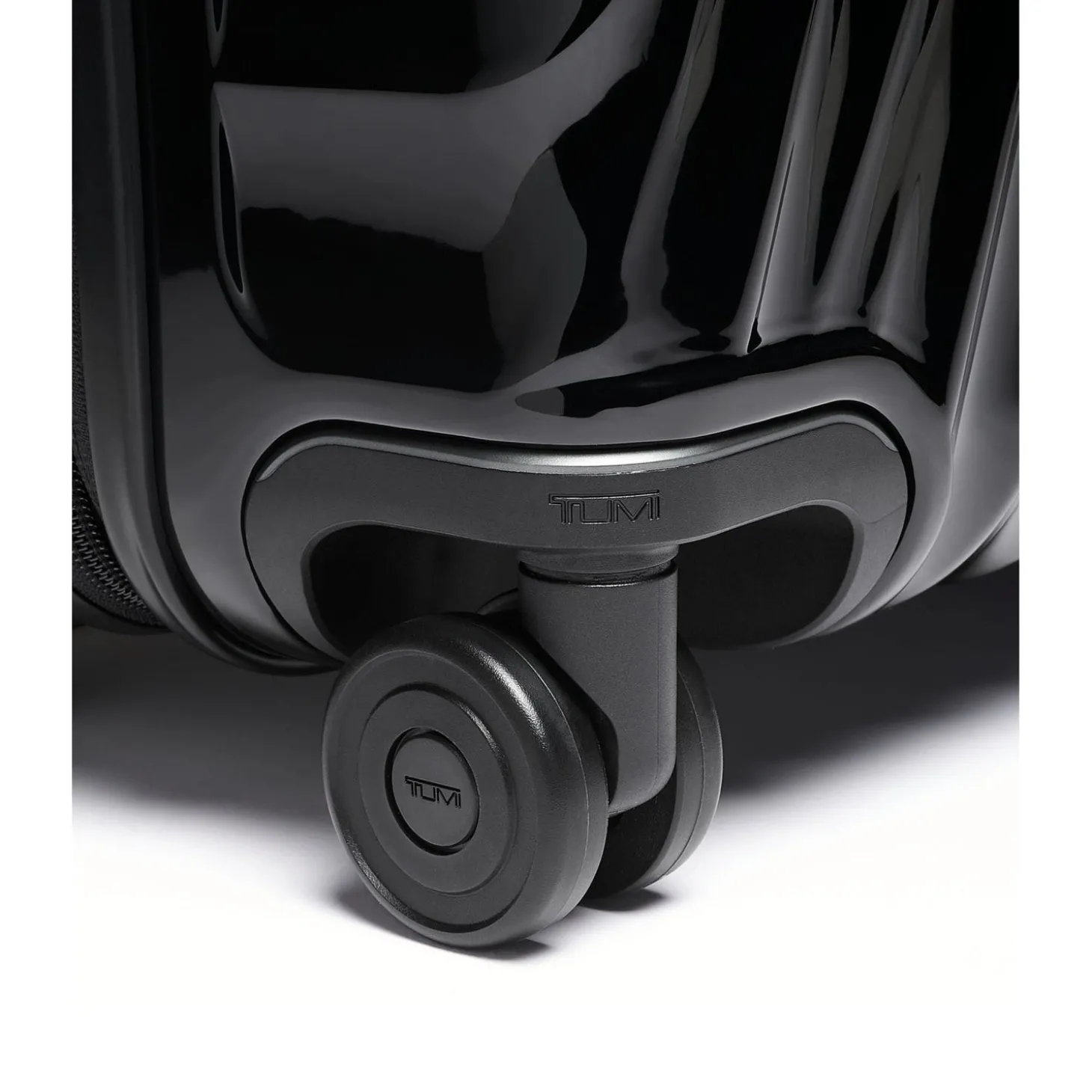 TUMI 19 Degree International Expandable 4 Wheeled Carry-On
