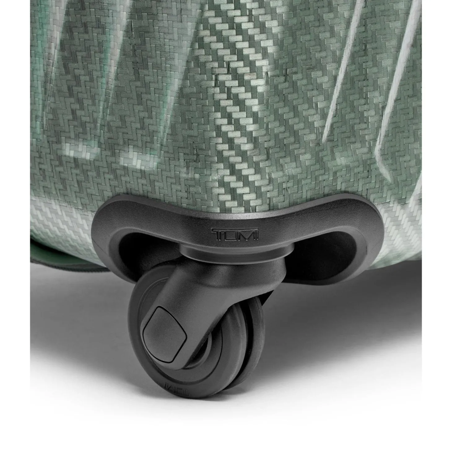 TUMI 19 Degree Lite Extended Trip 4 Wheeled Packing Case