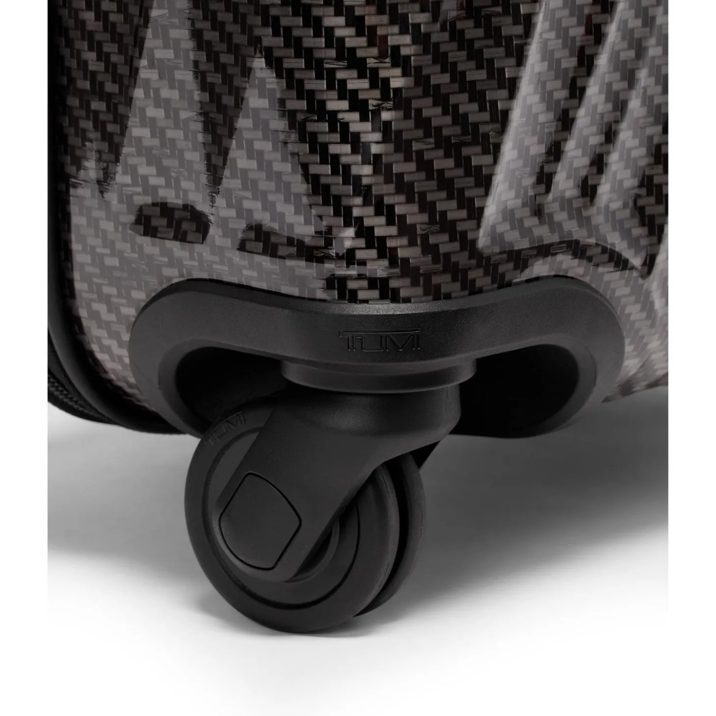 TUMI 19 Degree Lite International 4 Wheeled Carry-On