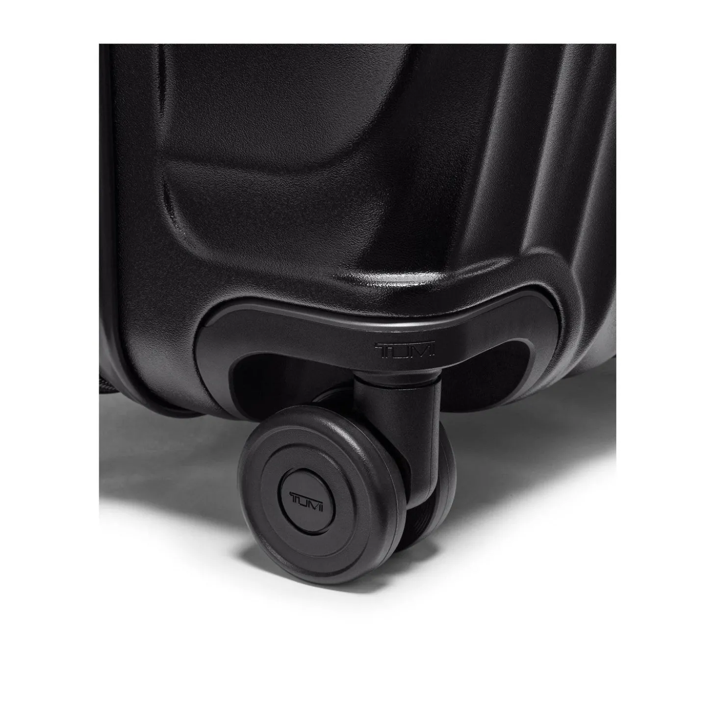 TUMI 19 Degree Short Trip Expandable 4 Wheeled Packing Case