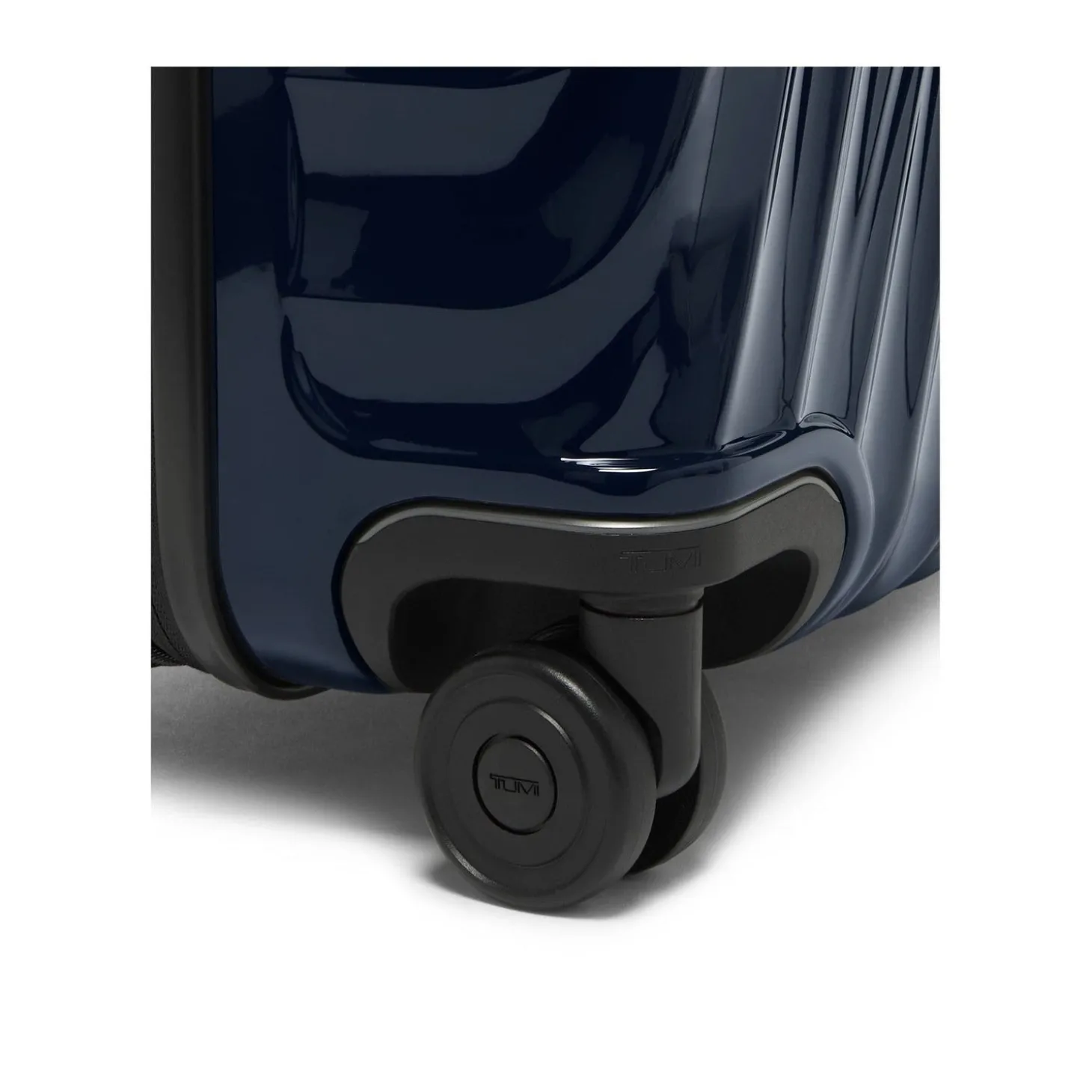 TUMI 19 Degree Short Trip Expandable 4 Wheeled Packing Case