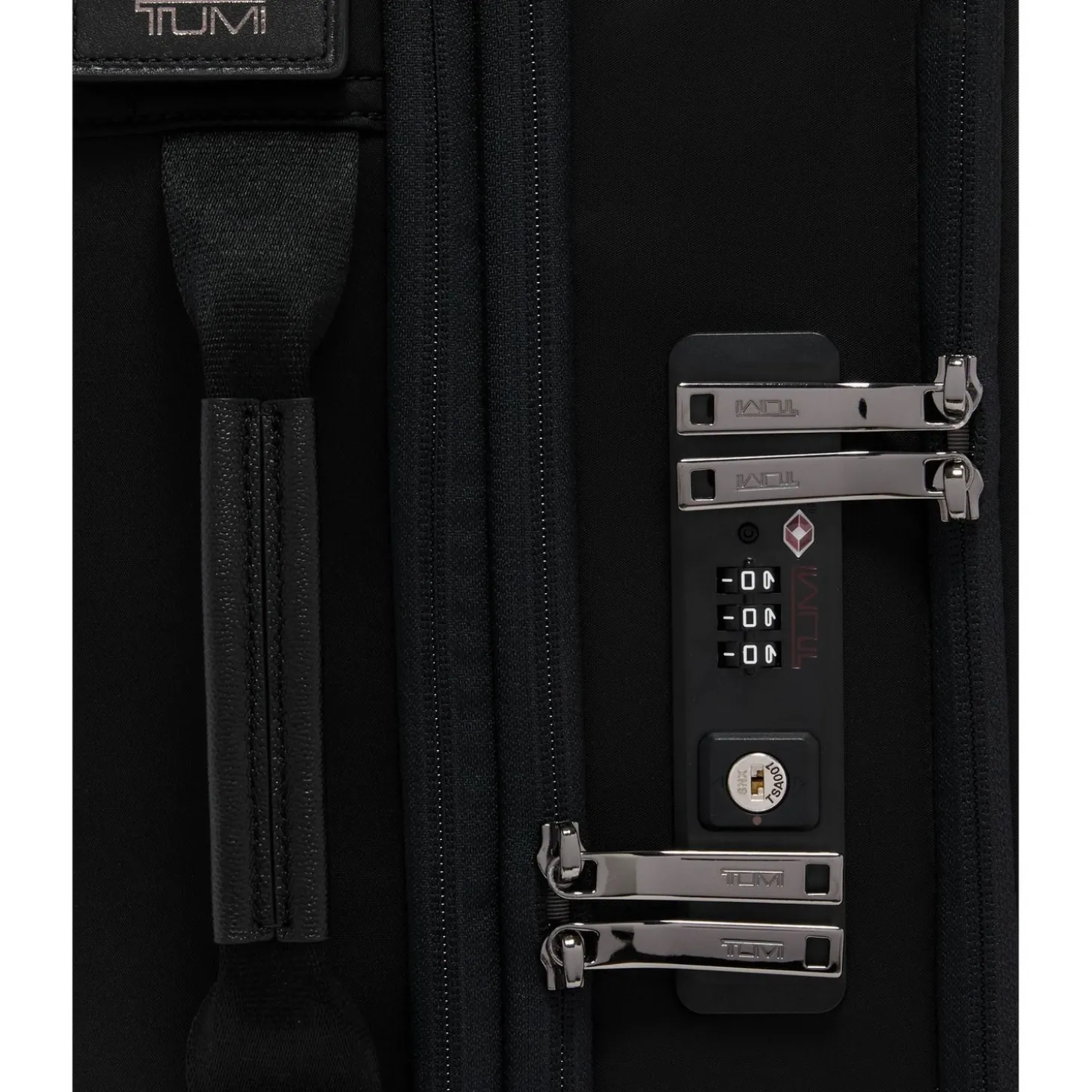 TUMI Voyageur Léger Large Dual Access Expandable Carry-On